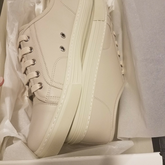 new $650 gucci authentic sneaker Authentic us 8.5 - Picture 5 of 8